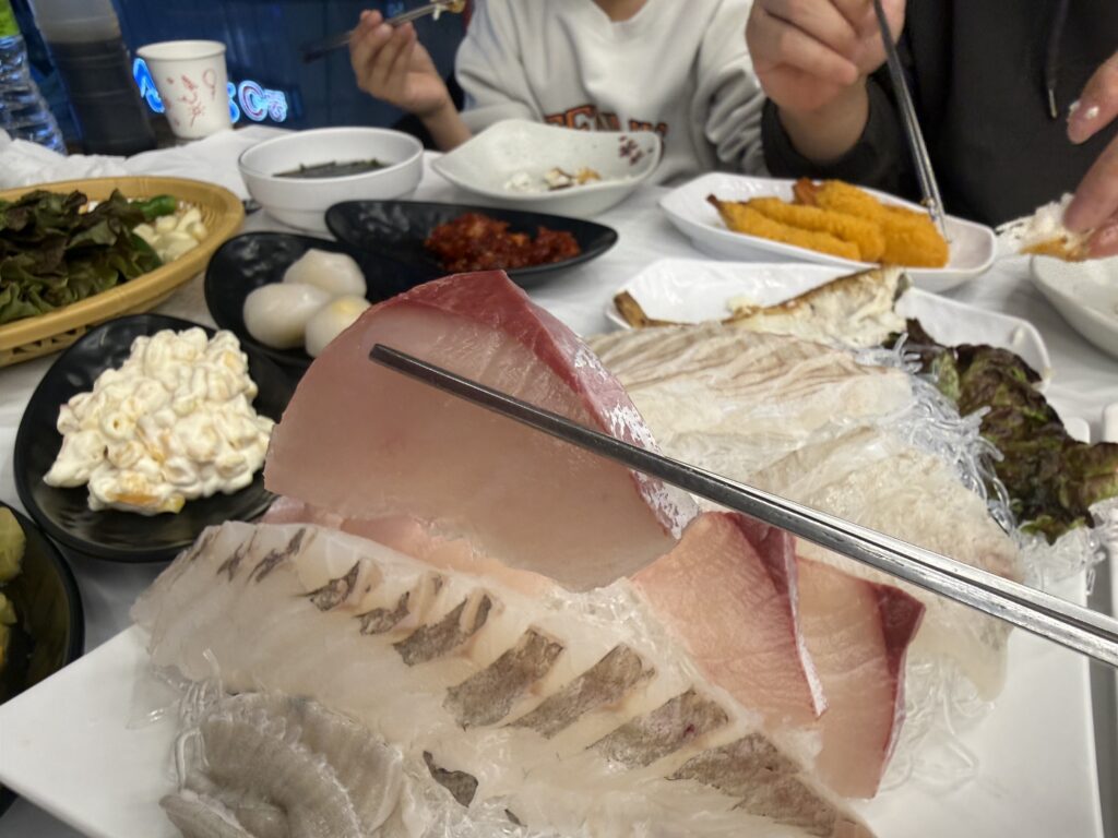 Meoguri Hoetjip ordering kiosk showing menu and prices