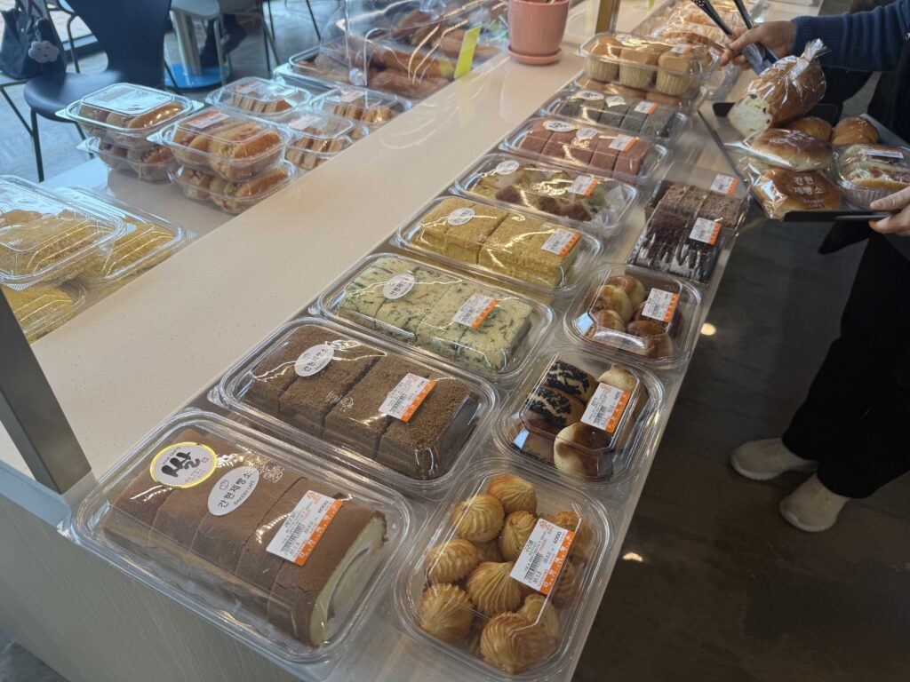 Ganghyeon Bakery fresh baked bread display counter