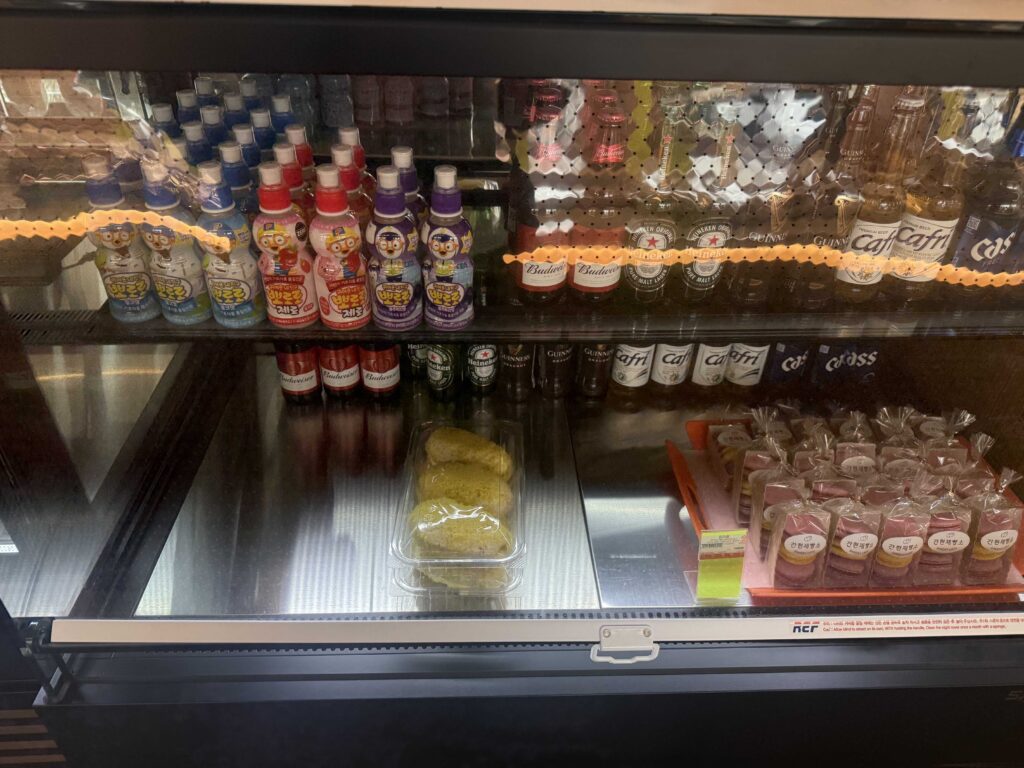 Drinks and additional items at Ganghyeon Bakery