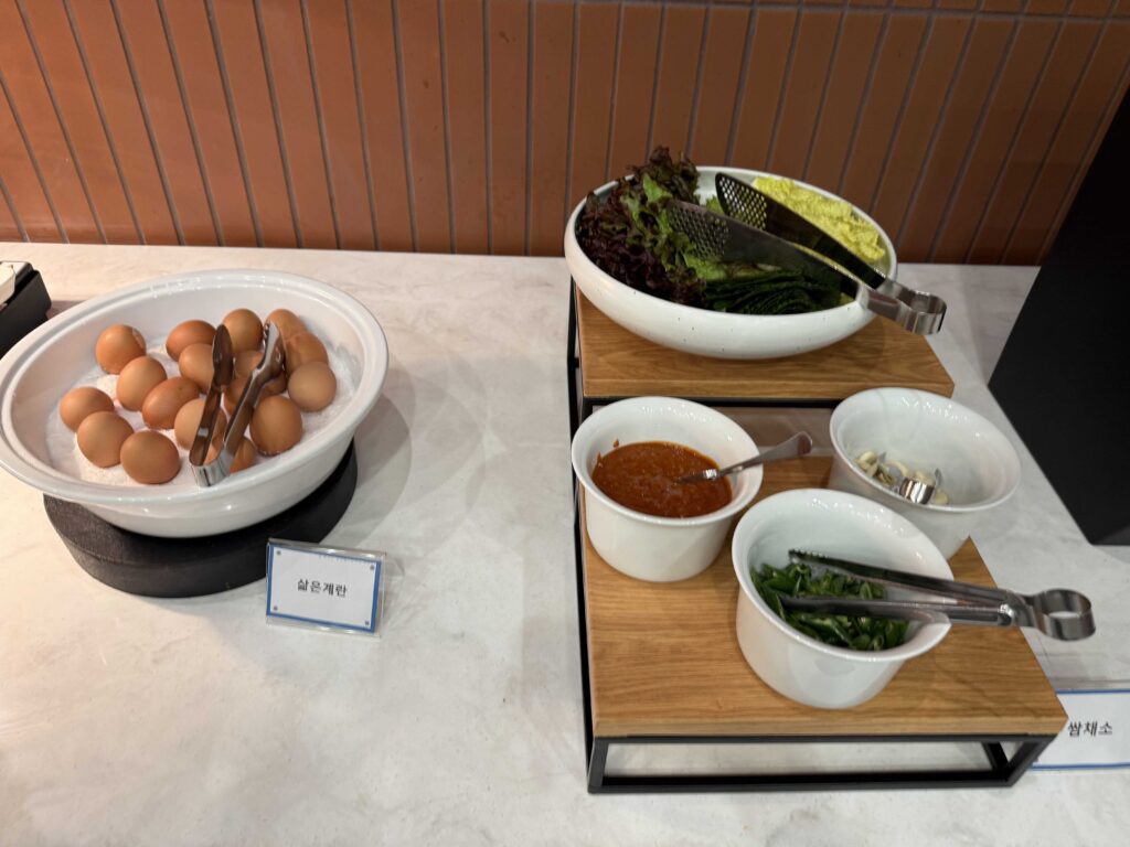 Oak Valley Resort breakfast dining room interior tables morning atmosphere