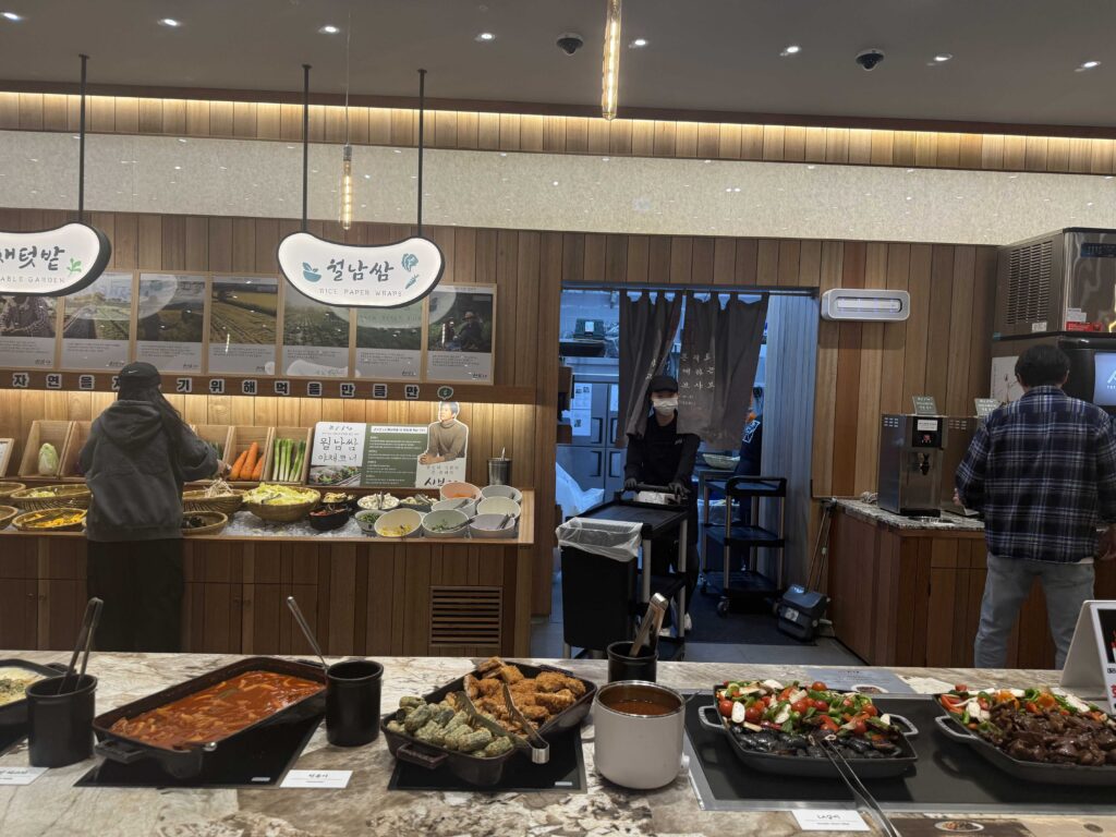 Dipping sauce station multiple options condiments Shabeu 20 shabu-shabu Seoul