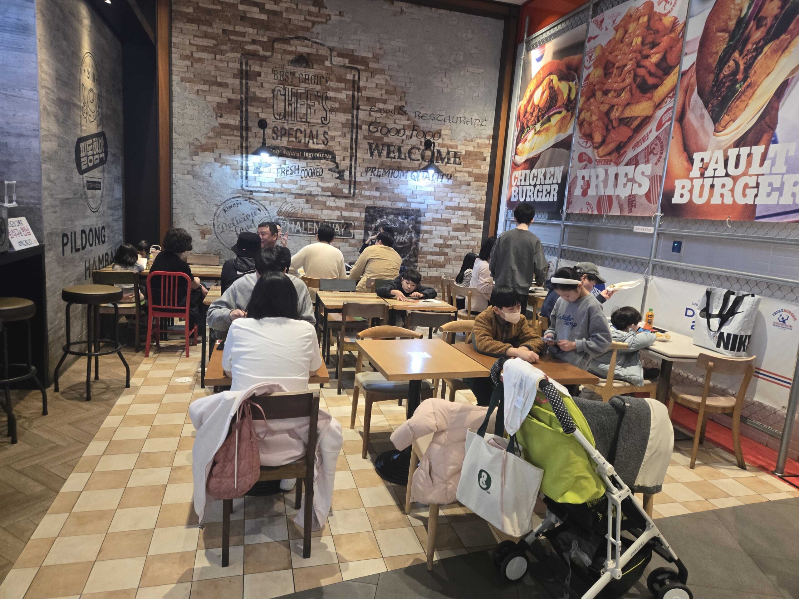 Pildong Hambak interior dining atmosphere Starfield Hanam with families