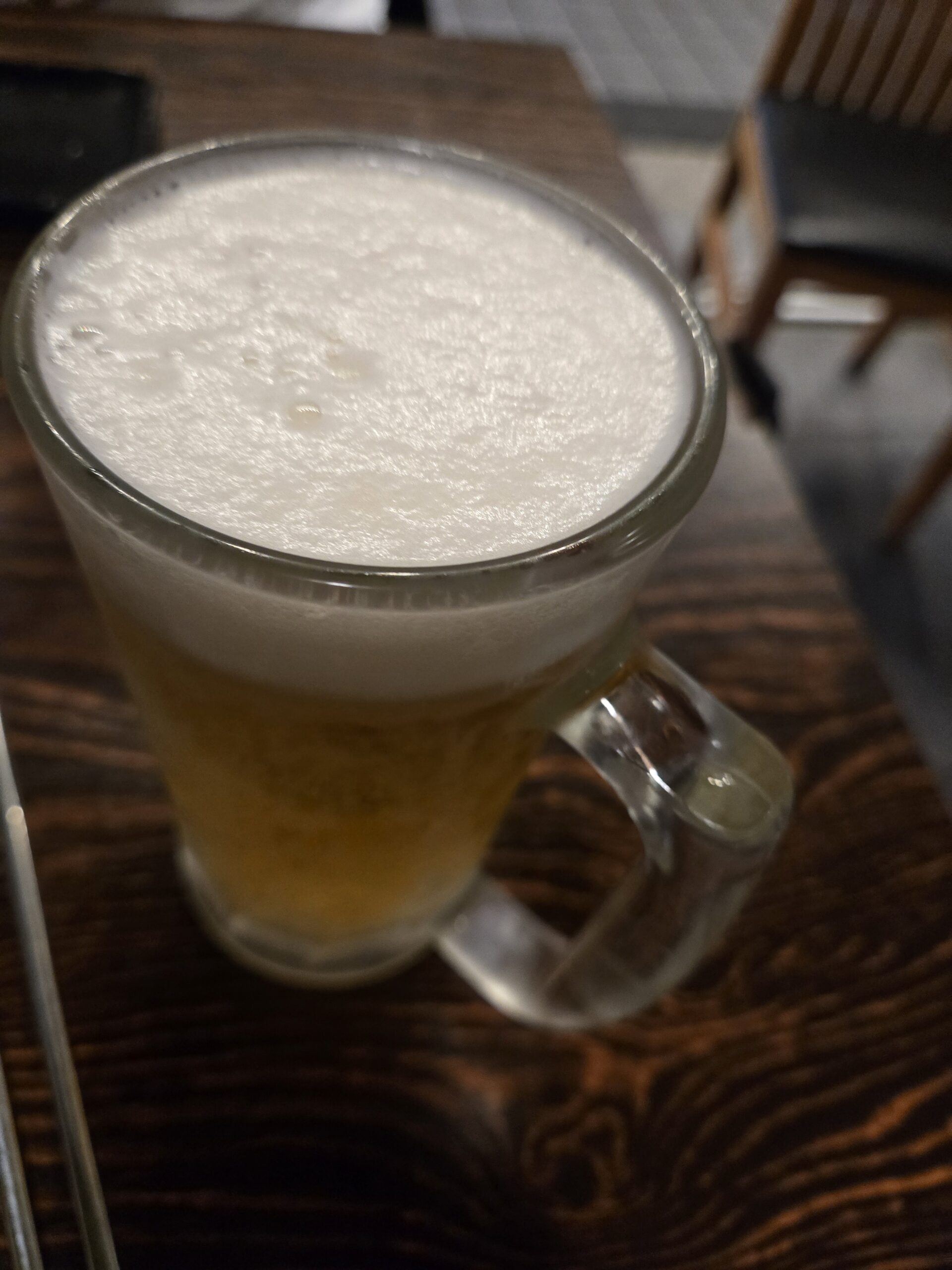 Tunatori Konkuk frosted glass draft beer Terra biru foam top